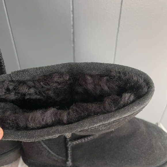 BearPaw Classic Black Boots youth size 4 - Picture 8 of 9